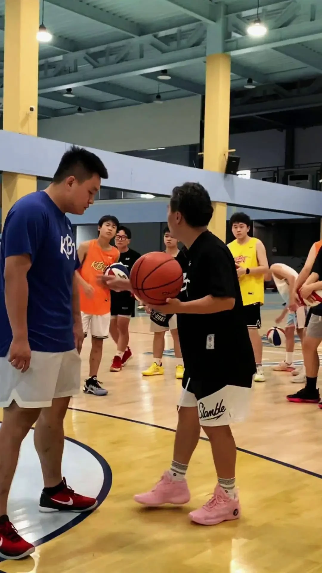 大学生如何利用暑假参加篮球集训?